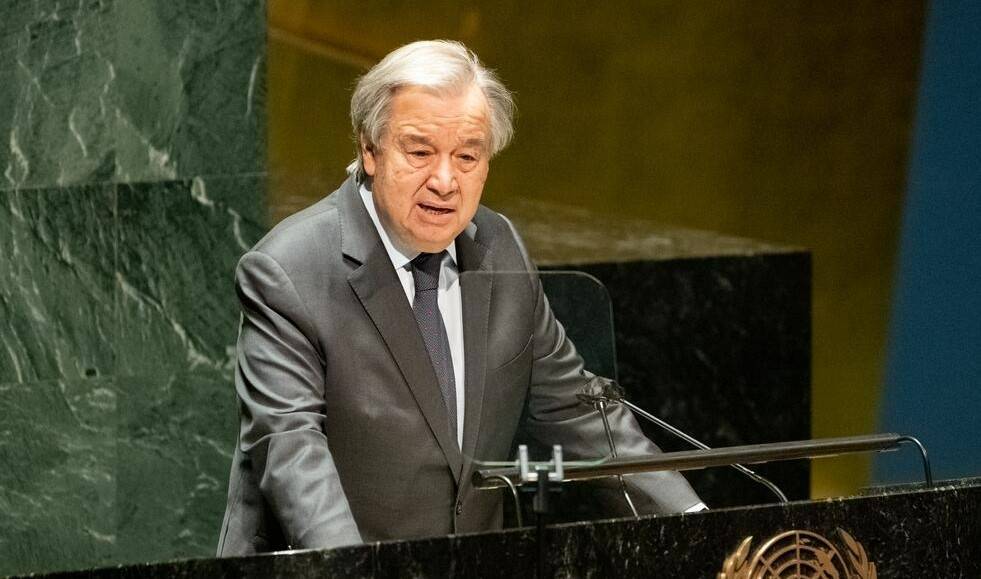 António Guterres taler om krigen i Ukraina til FNs generalforsamling 28. februar 2022. Foto: UN Photo/Evan Schneider.